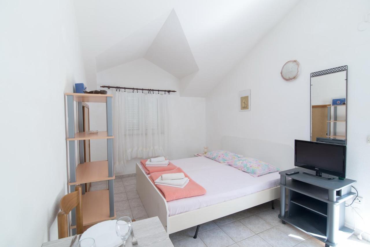 Apartments Pinija ซูเปตาร์ ภายนอก รูปภาพ