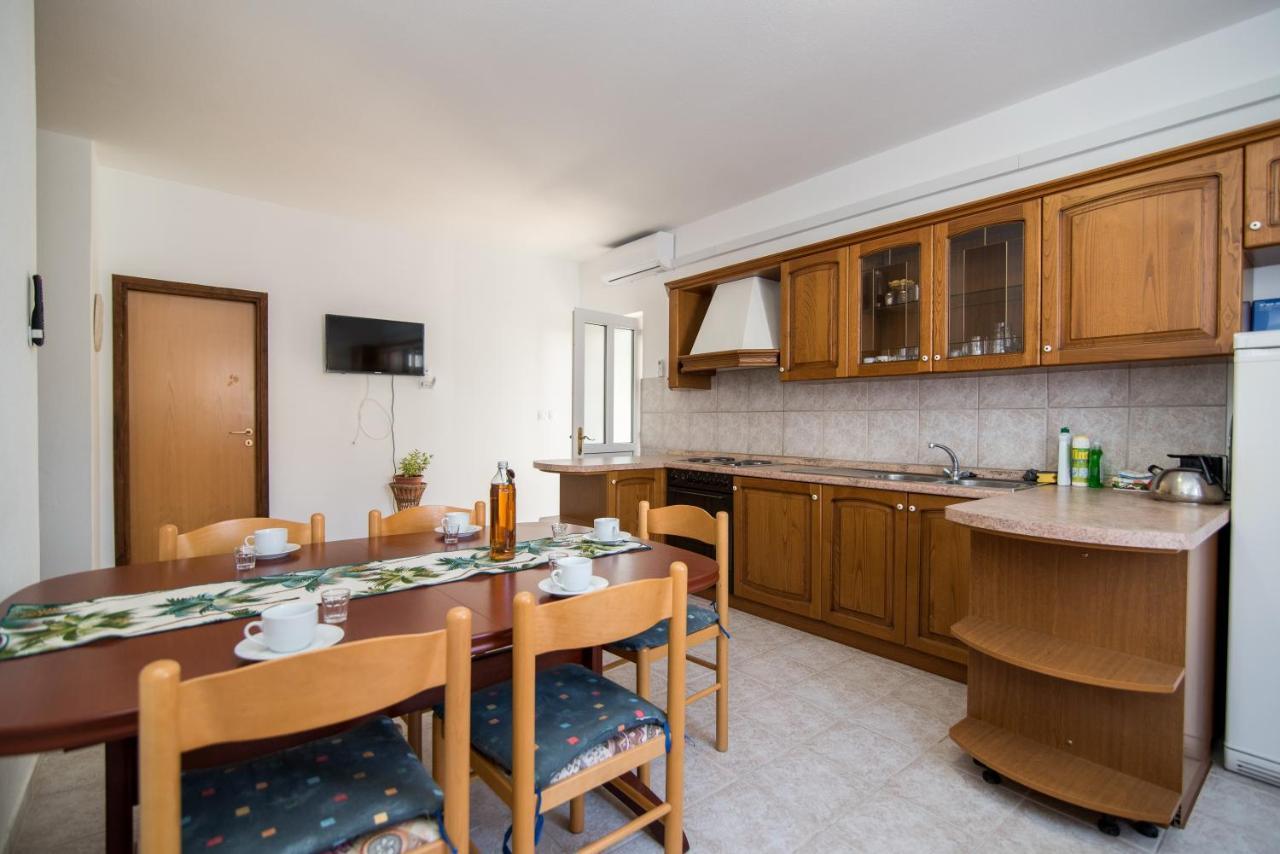 Apartments Pinija ซูเปตาร์ ภายนอก รูปภาพ